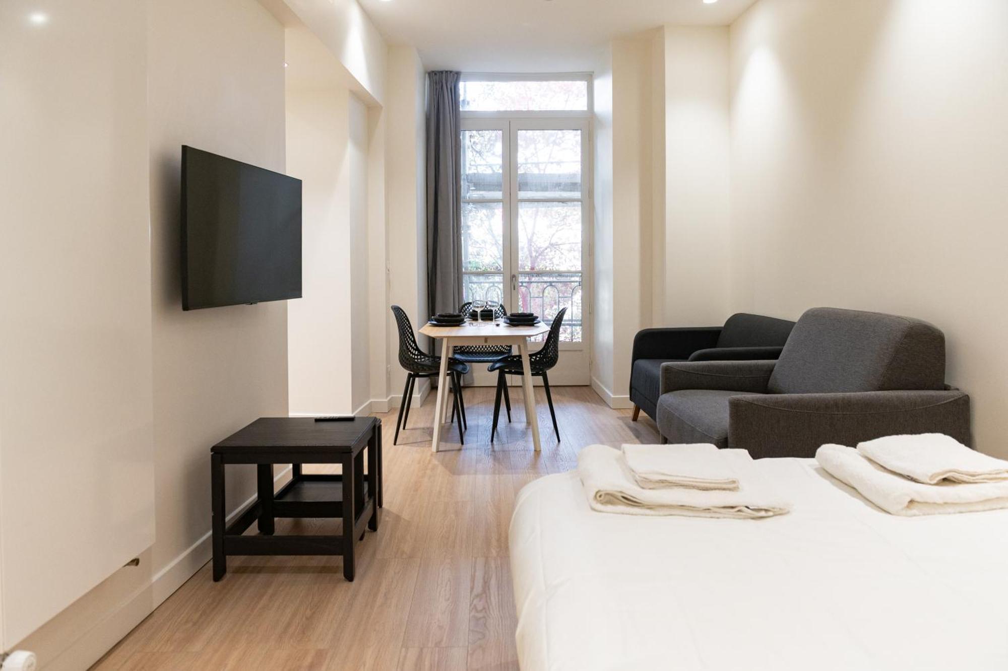 Croix Paquet - Appartements A Лион Экстерьер фото